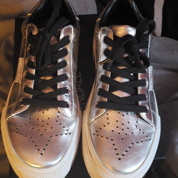 SOLD - Picture 3 of 4